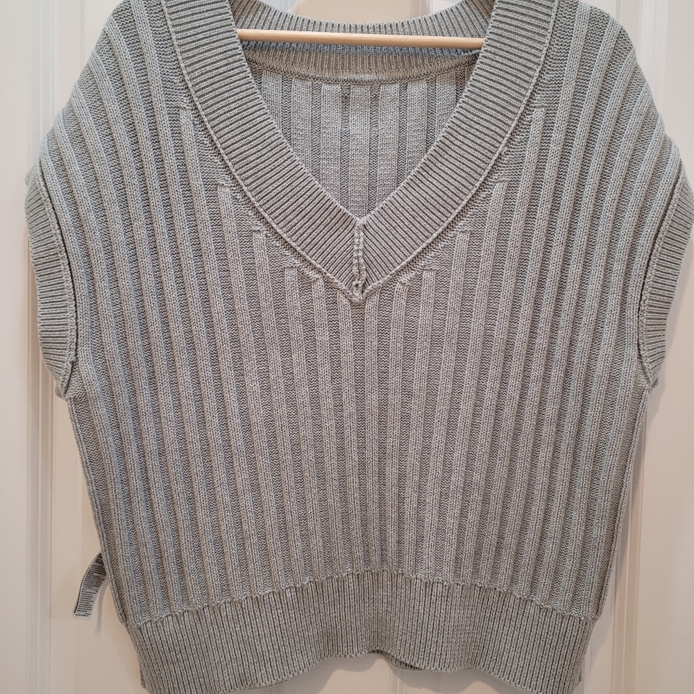 GAP 100% Cotton Dolman Rib V-Neck Sweater Vest, Heather Light Gray - Picture 11 of 14